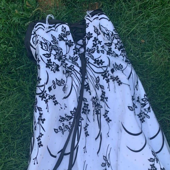 Jessica prom/wedding/party/grad/event dress - Picture 8 of 10